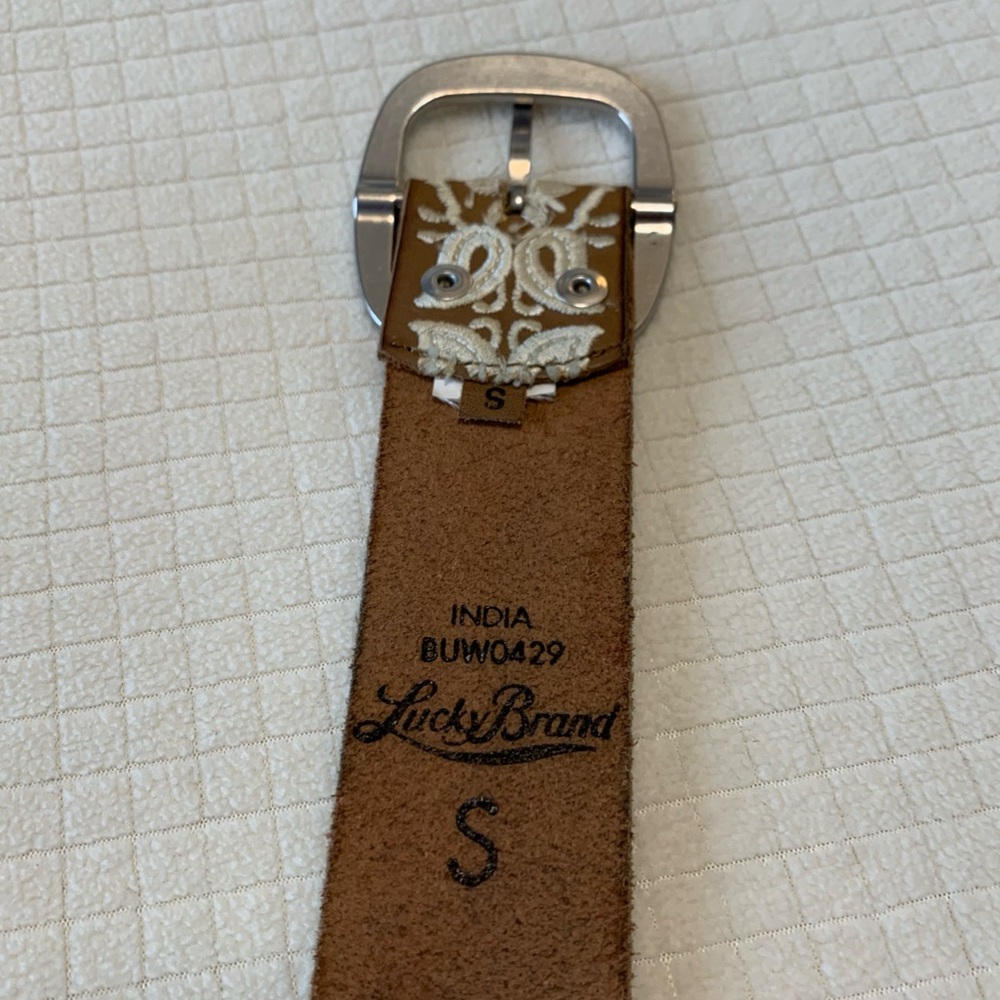 Lucky Brand embroidered leather belt - Picture 7 of 8